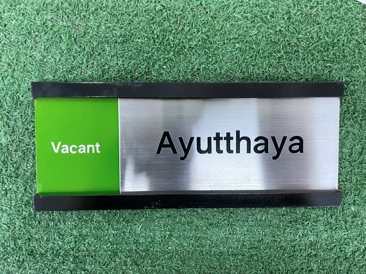 ป้ายรางสอด ว่าง / ไม่ว่าง ดีไซน์ใช้งานง่าย เหมาะสำหรับออฟฟิศ ห้องประชุม และองค์กรธุรกิจ