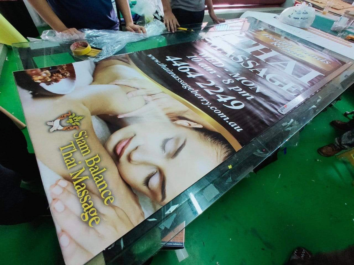 ป้ายคลินิก ดีไซน์สะอาด ทันสมัย ตัวอักษรชัดเจน เหมาะสำหรับคลินิกแพทย์และทันตกรรม