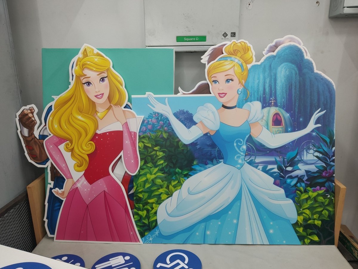 สแตนดี้อนิเมะ สแตนดี้การ์ตูน Standee Anime ดีไซน์สีสด คมชัด เหมาะสำหรับงานอีเวนต์ และร้านค้า