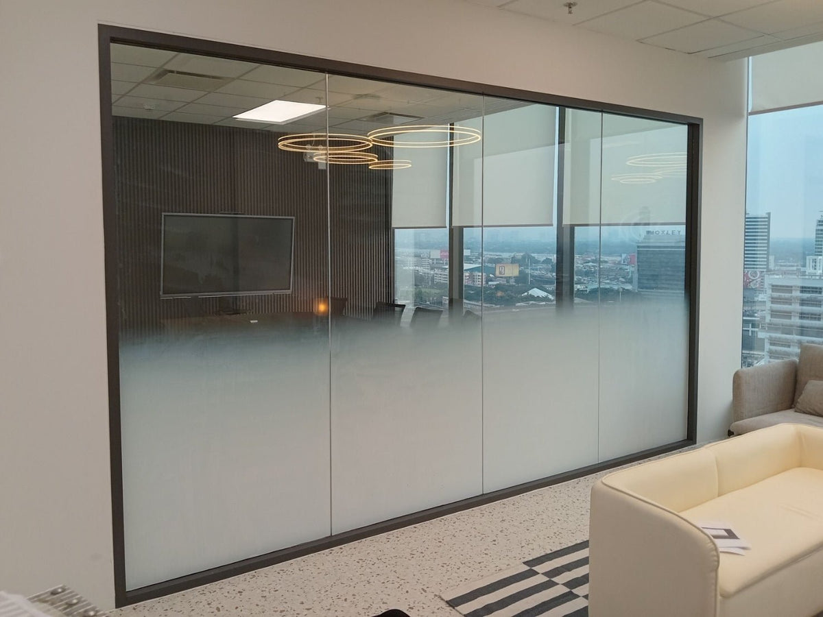 สติ๊กเกอร์ไล่เฉด Gradient Grain Pattern พิมพ์คมชัด เหมาะสำหรับตกแต่งผนัง กระจก และงานดีไซน์