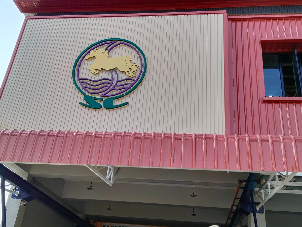 ป้ายสแตนเลสชื่อบริษัท ยกขอบ หรูหรา แข็งแรง ทนทาน เหมาะสำหรับองค์กรและอาคารสำนักงาน