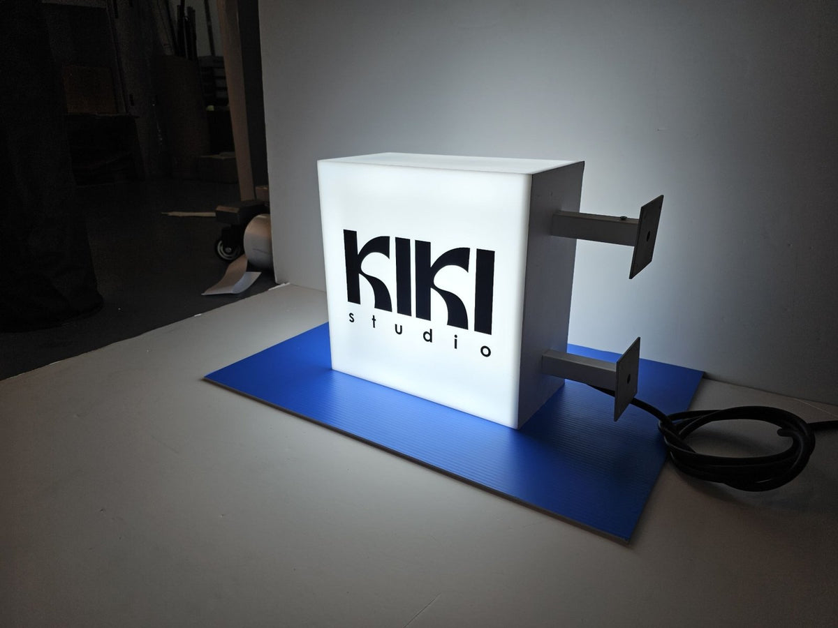 กล่องไฟอะคริลิค ไฟออกรอบป้าย ติดยื่นจากผนัง สว่างชัดเจน เหมาะสำหรับร้านค้าและป้ายหน้าร้าน