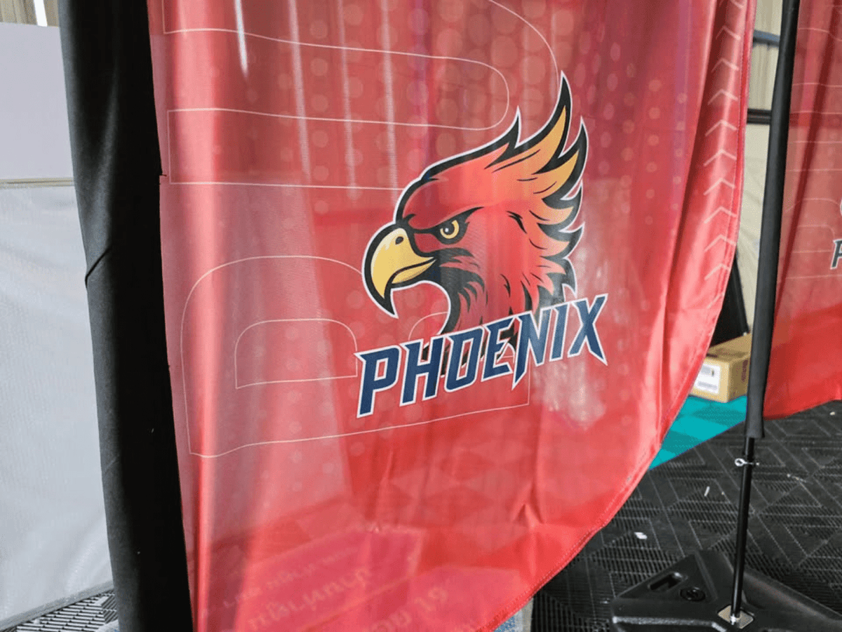 ธงชายหาด ธงปีกนก Beach Flag พิมพ์สีสดคมชัด โครงสร้างแข็งแรง เหมาะสำหรับงานอีเวนต์ โปรโมชัน และสื่อโฆษณาหน้าร้าน