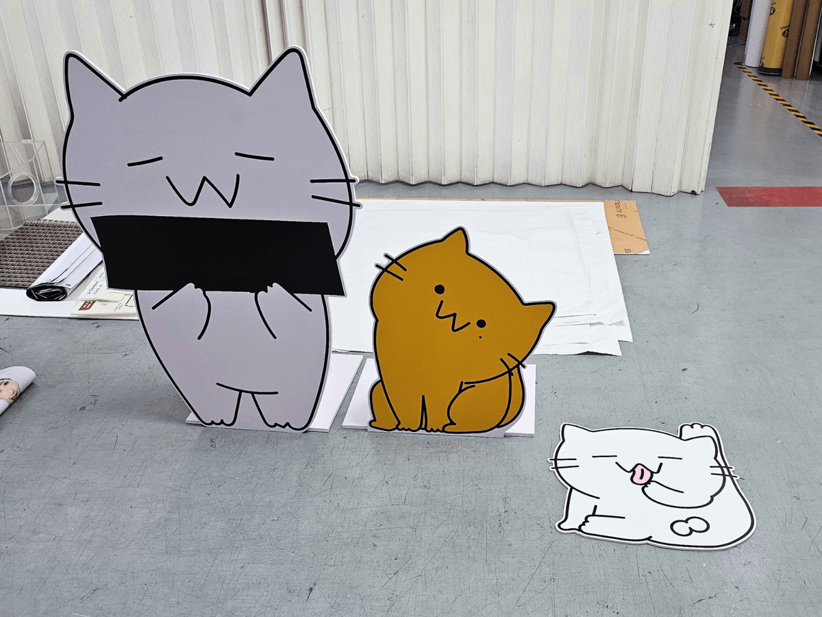 ป้ายพลาสวูดไดคัท และพลาสวูดตัวนูน พิมพ์คมชัด แข็งแรง ทนทาน เหมาะสำหรับป้ายร้านค้า ป้ายบริษัท และงานตกแต่งอาคาร