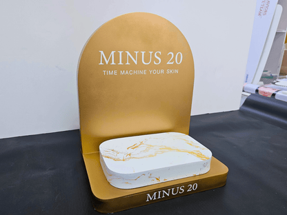 ดิสเพลย์ชั้นวางสินค้าอะคริลิค โปร่งใส ดีไซน์หรูหรา เหมาะสำหรับโชว์สินค้าและงานแสดงสินค้า