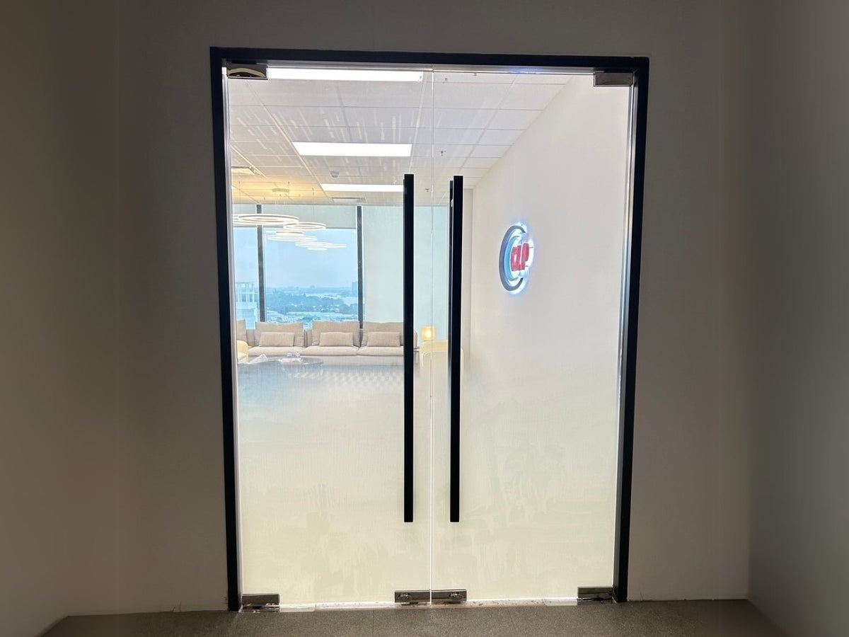 สติ๊กเกอร์ไล่เฉด Gradient Grain Pattern พิมพ์คมชัด เหมาะสำหรับตกแต่งผนัง กระจก และงานดีไซน์