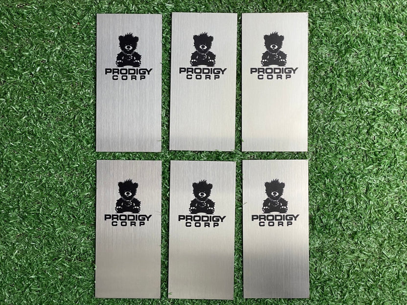 ป้ายสแตนเลสเงินแฮร์ไลน์ ผิวด้านหรูหรา แข็งแรง ทนทาน เหมาะสำหรับป้ายบริษัทและงานตกแต่งอาคาร