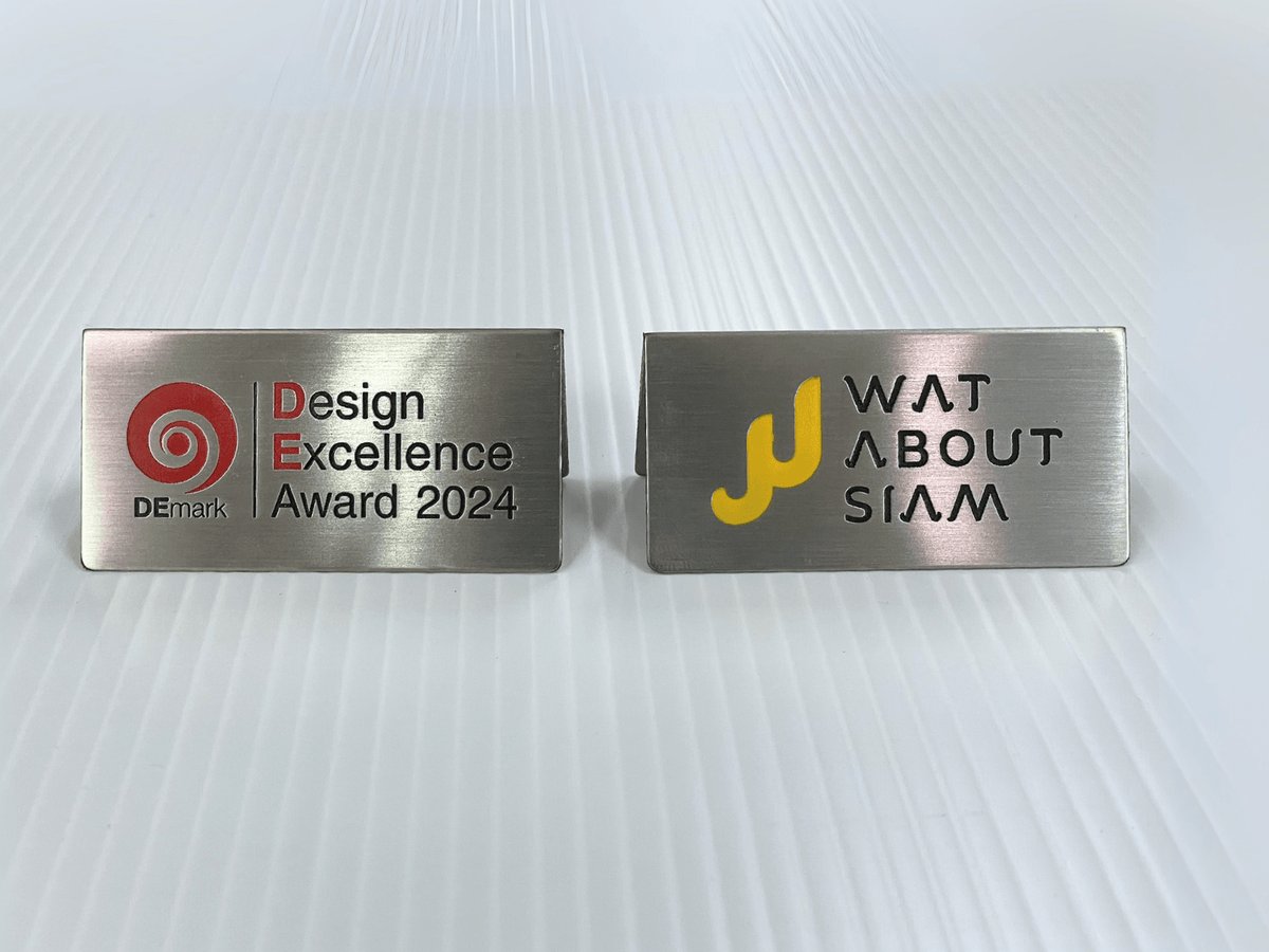 ป้ายตั้งโต๊ะสแตนเลสกัดกรด คมชัด หรูหรา เหมาะสำหรับห้องประชุม บริษัท และองค์กรธุรกิจ