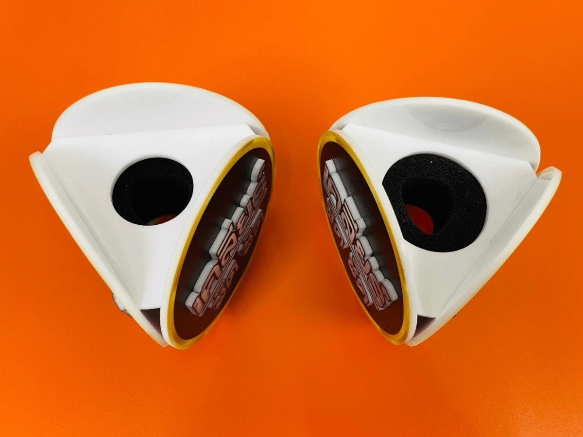 ป้ายไมค์ โลโก้ไมค์ และป้ายหัวไมค์ พิมพ์คมชัด ดีไซน์สวย เหมาะสำหรับงานอีเวนต์ สื่อประชาสัมพันธ์ รายการทีวี และงานโปรโมชัน