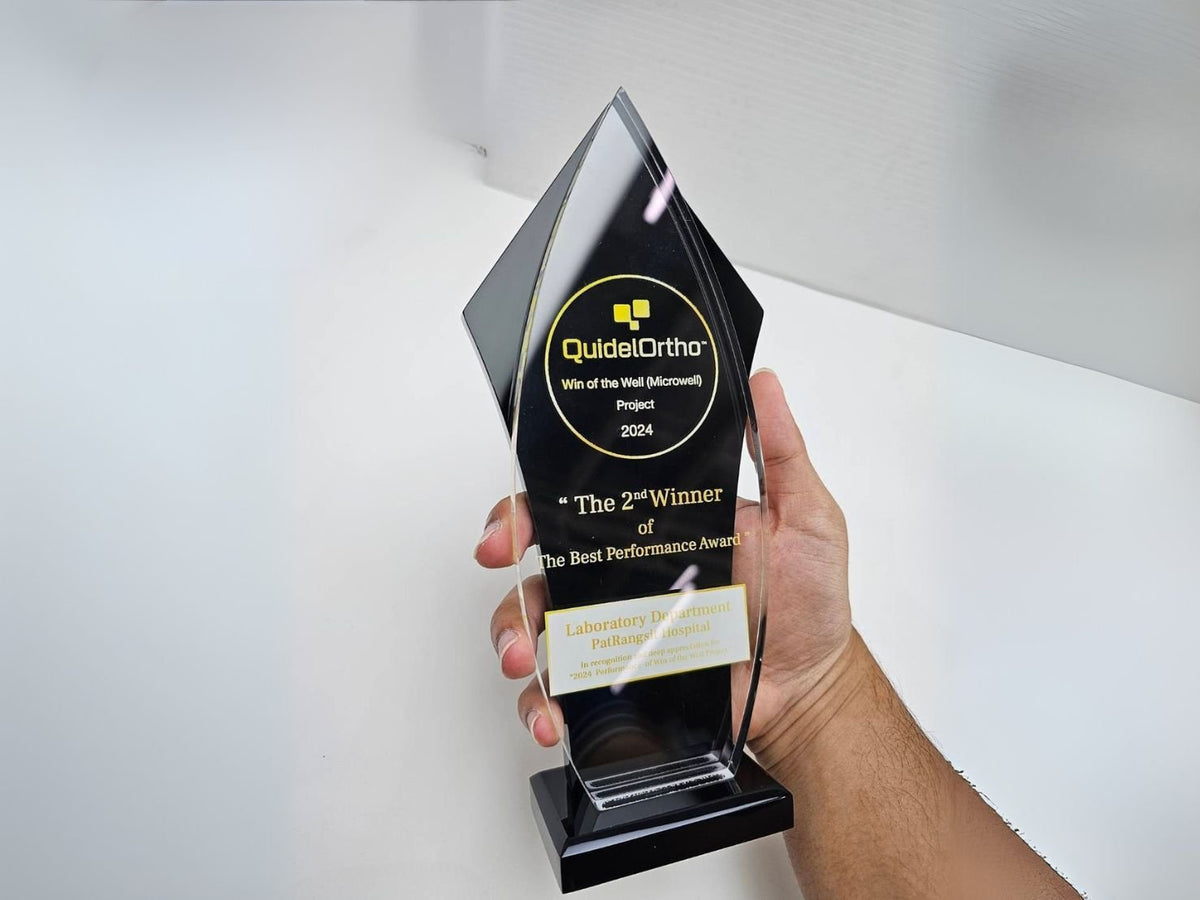 โล่รางวัล Acrylic Trophy Award อะคริลิคใส พิมพ์คมชัด ดีไซน์หรูหรา เหมาะสำหรับงานมอบรางวัล เกียรติยศ การแข่งขัน และงานองค์กร