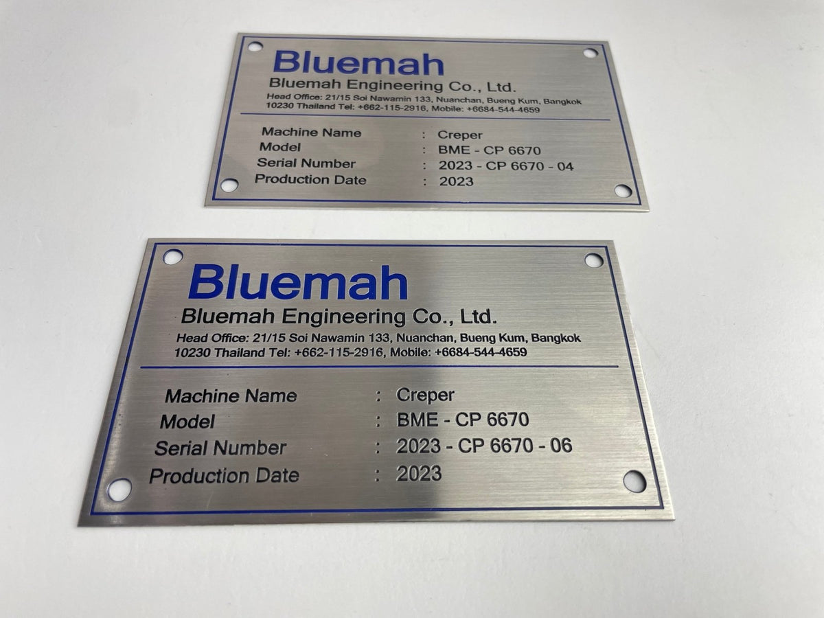 ป้ายสแตนเลสเงินแฮร์ไลน์ ผิวด้านหรูหรา แข็งแรง ทนทาน เหมาะสำหรับป้ายบริษัทและงานตกแต่งอาคาร