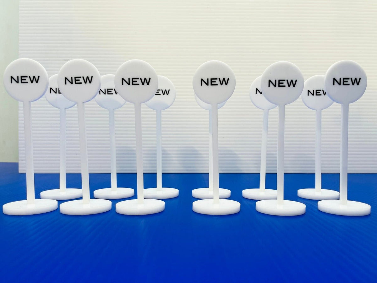 ป้ายตั้งโต๊ะ พิมพ์คมชัด ใช้งานสะดวก เหมาะสำหรับออฟฟิศ ร้านอาหาร และงานประชาสัมพันธ์