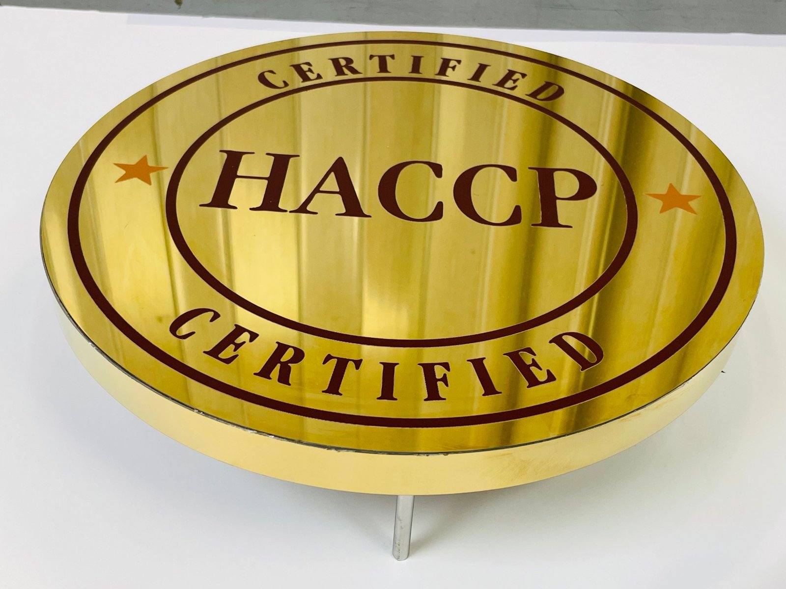 ตราสัญลักษณ์ ตราสแตนเลส พิมพ์ยูวี คมชัด ทนทาน เหมาะสำหรับองค์กร บริษัท และหน่วยงาน