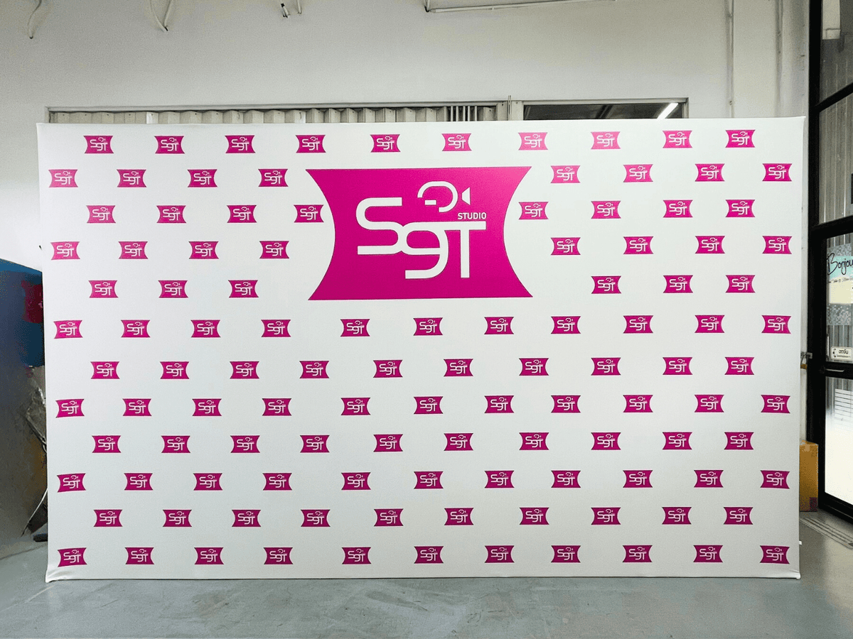 แบคดรอปผ้าไฟ LED โครงแกงการู น้ำหนักเบา ติดตั้งง่าย เหมาะสำหรับงานอีเวนต์และนิทรรศการ