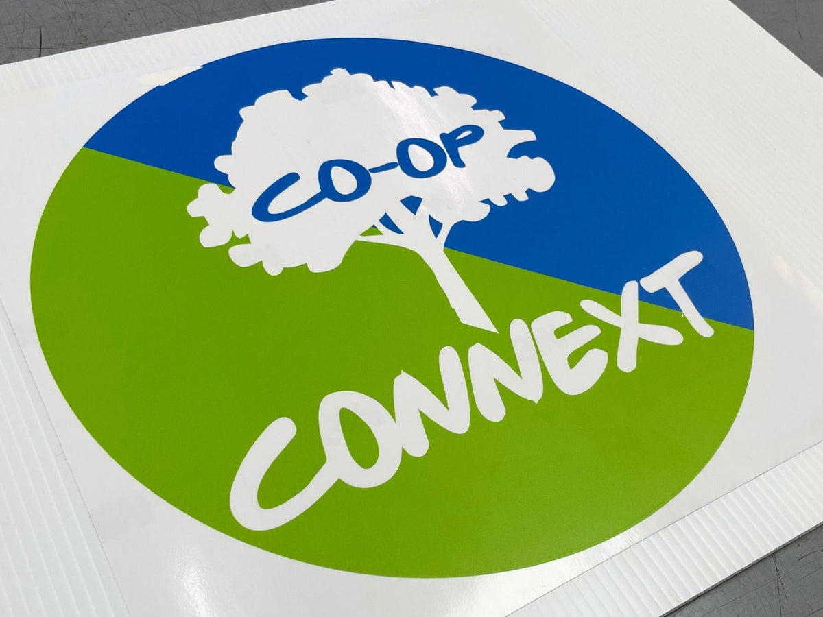 สติ๊กเกอร์โปร่งแสง พิมพ์คมชัด เหมาะสำหรับตกแต่งกระจก ป้ายไฟ และงานโฆษณาโปรโมชัน