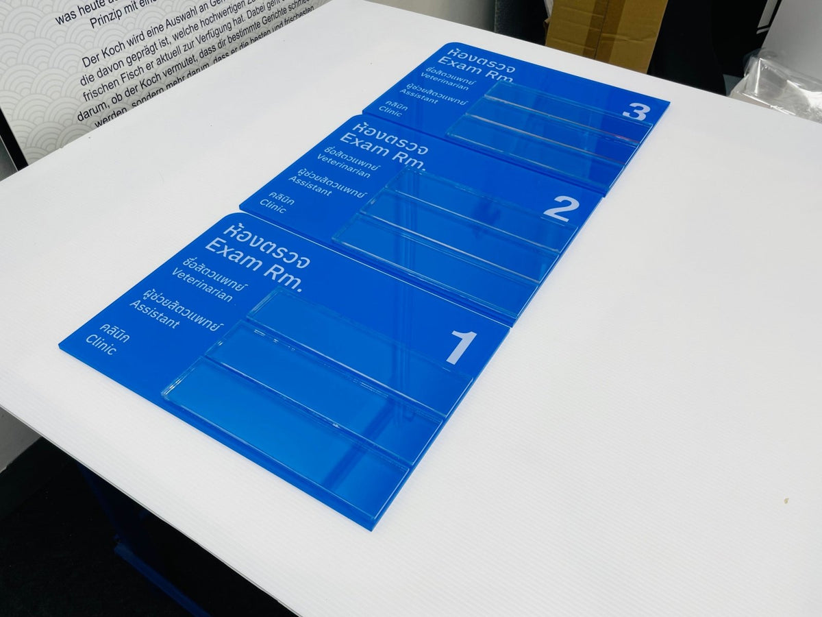 กรอบอะคริลิคสอดเอกสาร โปร่งใส แข็งแรง ใช้งานง่าย เหมาะสำหรับสำนักงาน โรงแรม และอาคารพาณิชย์