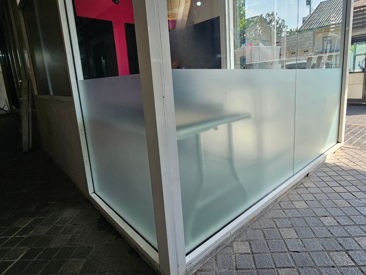 สติ๊กเกอร์ฝ้าฟู่ซุ่น กันแสง ลวดลายสวยงาม เหมาะสำหรับออฟฟิศ ร้านอาหาร และงานตกแต่งกระจก