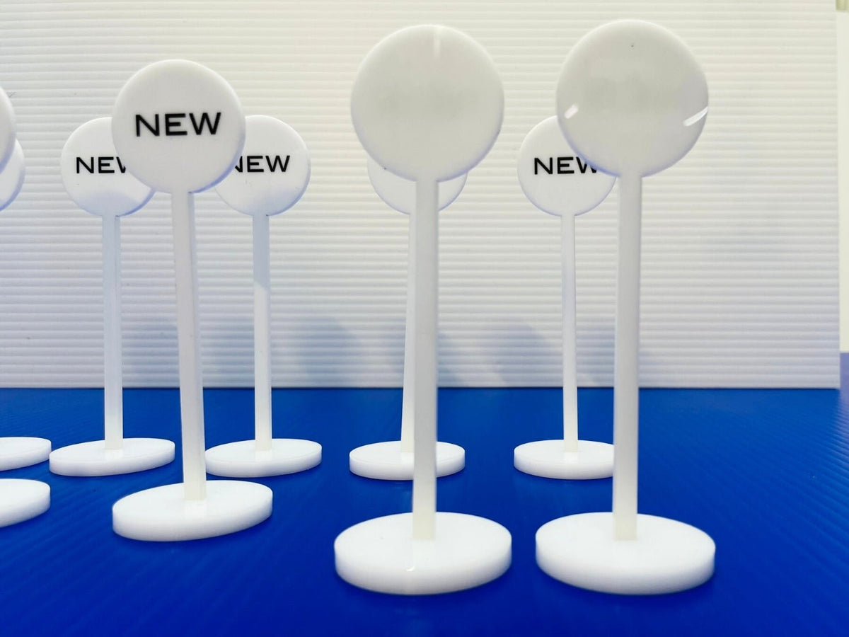 ป้ายตั้งโต๊ะ พิมพ์คมชัด ใช้งานสะดวก เหมาะสำหรับออฟฟิศ ร้านอาหาร และงานประชาสัมพันธ์