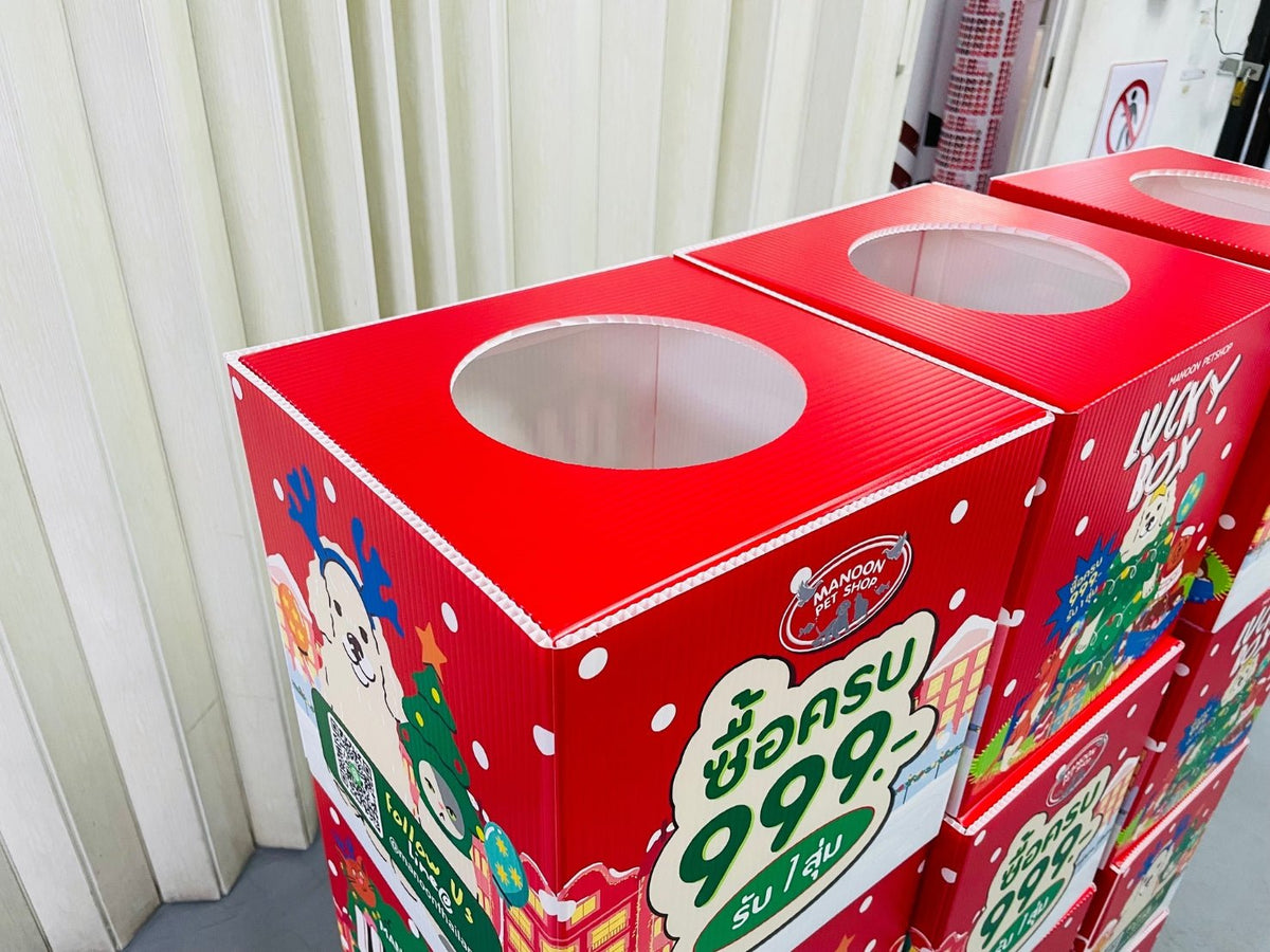 กล่องลูกเต๋า กล่องฟิวเจอร์บอร์ดทรงลูกเต๋า พิมพ์คมชัด เหมาะสำหรับงานอีเวนต์ และดิสเพลย์สินค้า