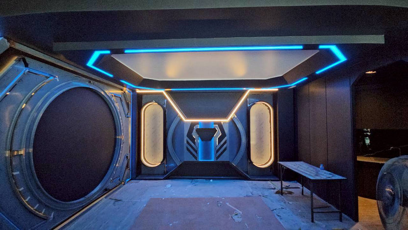 ฝ้าและผนังด้วยผ้ายืดหยุ่นสูง ขึงเข้ากับรางอะลูมิเนียม ผสานระบบไฟ LED ใช้ตกแต่งพื้นที่เพื่อความหรูหราทันสมัย