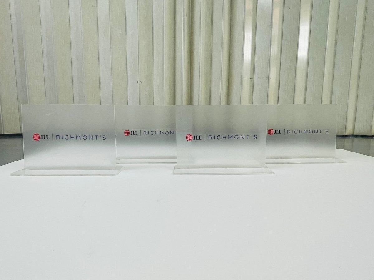 ป้ายอะคริลิคตั้งโต๊ะ และกรอบรูปอะคริลิคใส พิมพ์คมชัด ดีไซน์หรูหรา เหมาะสำหรับป้ายราคา เมนูร้านอาหาร และงานตกแต่ง