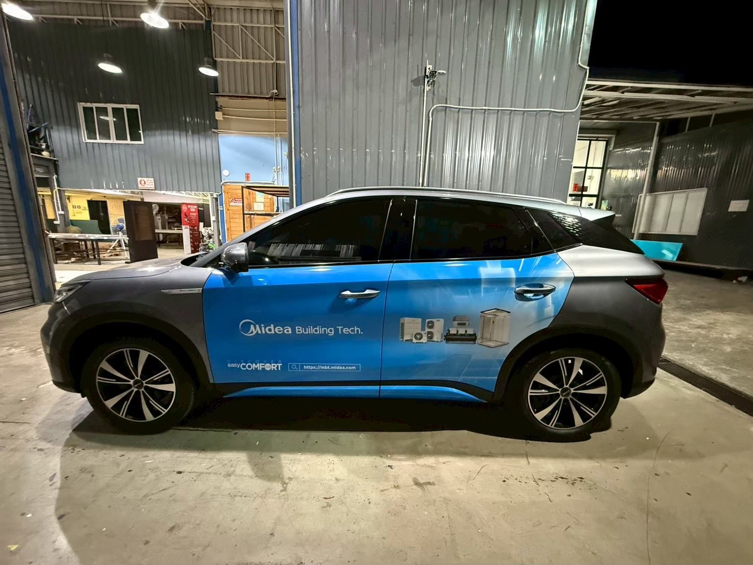 ติ๊กเกอร์ติดรถบริษัท รถเก๋ง Company Car Wrap Sticker พิมพ์คมชัด วัสดุทนทาน เหมาะสำหรับโฆษณา โปรโมชัน และสร้างภาพลักษณ์แบรนด์