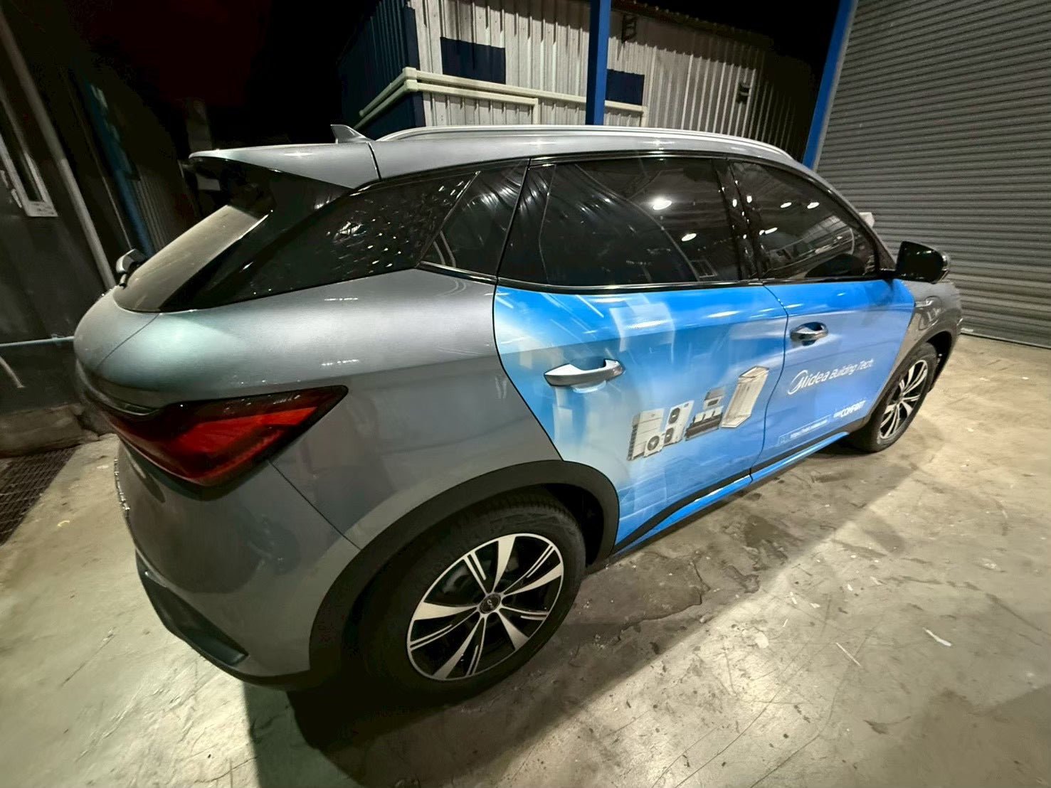 ติ๊กเกอร์ติดรถบริษัท รถเก๋ง Company Car Wrap Sticker พิมพ์คมชัด วัสดุทนทาน เหมาะสำหรับโฆษณา โปรโมชัน และสร้างภาพลักษณ์แบรนด์
