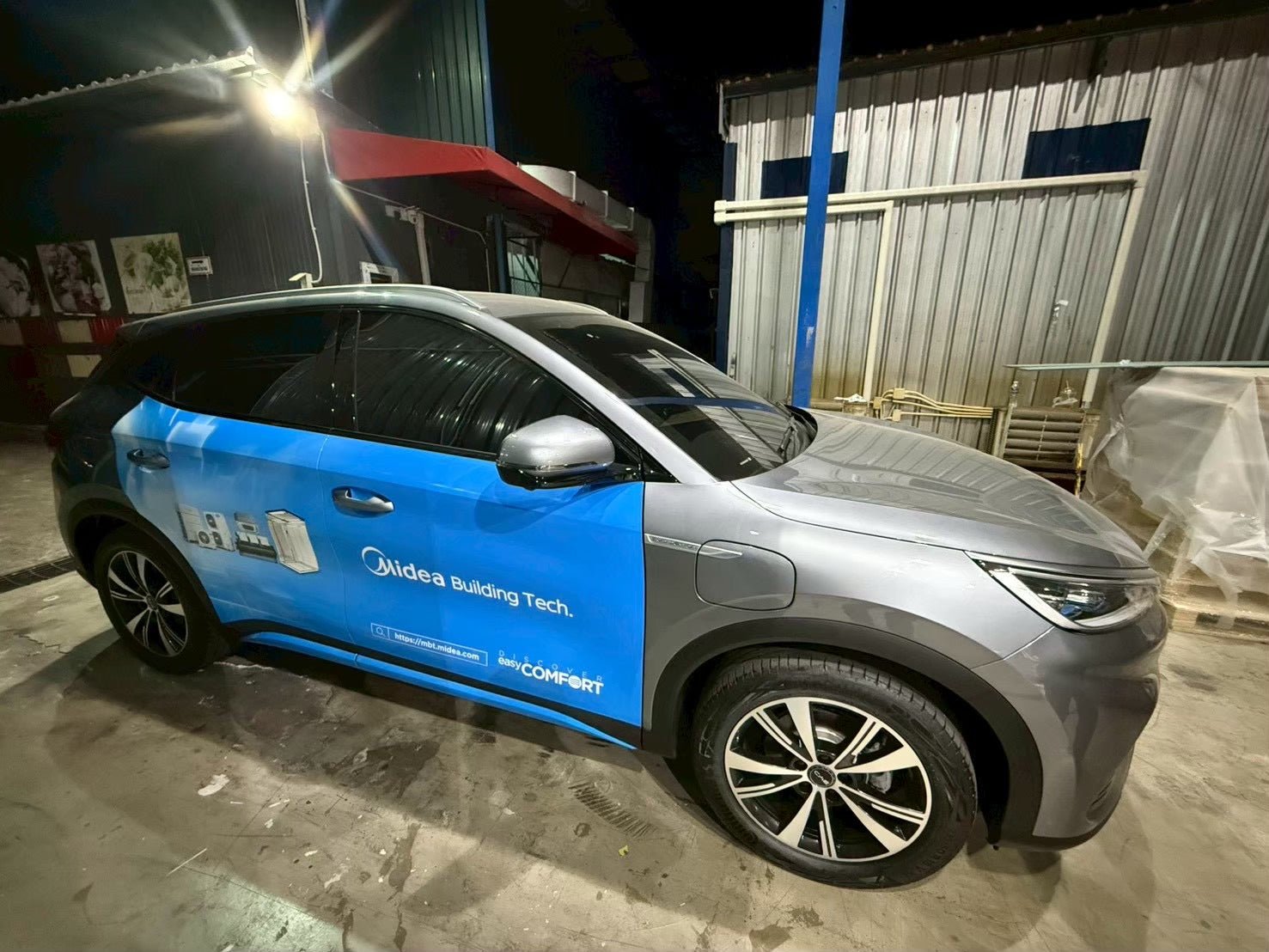 ติ๊กเกอร์ติดรถบริษัท รถเก๋ง Company Car Wrap Sticker พิมพ์คมชัด วัสดุทนทาน เหมาะสำหรับโฆษณา โปรโมชัน และสร้างภาพลักษณ์แบรนด์