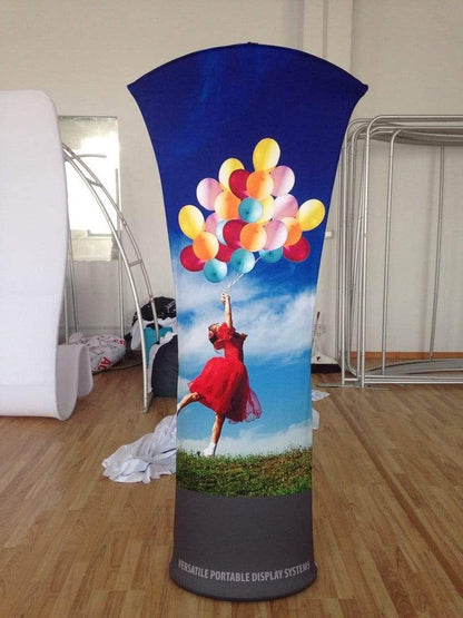 ป้ายตั้งพื้นแบบผ้า (Fabric Stand) ป้ายออกบูธ อุปกรณ์จัดนิทรรศการ ป้ายผ้า โฆษณาพิมพ์ลงผ้า