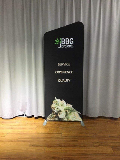 ป้ายตั้งพื้นผ้า อุปกรณ์ออกบูธแบบผ้า บูธแสดงสินค้า อุปกรณ์ตกแต่งบูธ Fabric stand
