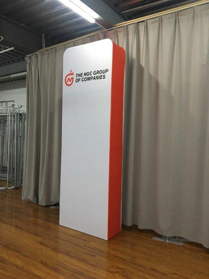 แบ็คดรอปผ้าขนาด 3x2 แบ็คดรอปแบบผ้าสวม Fabric Backdrop บูธแสดงสินค้า อุปกรณ์สำหรับออกบูธ Booth Event