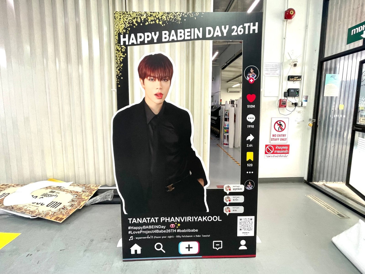 กรอบป้าย Instagram และ Facebook ดีไซน์เหมือนหน้าฟีดโซเชียล เหมาะสำหรับงานอีเวนต์ งานถ่ายภาพ และกิจกรรมโปรโมชัน