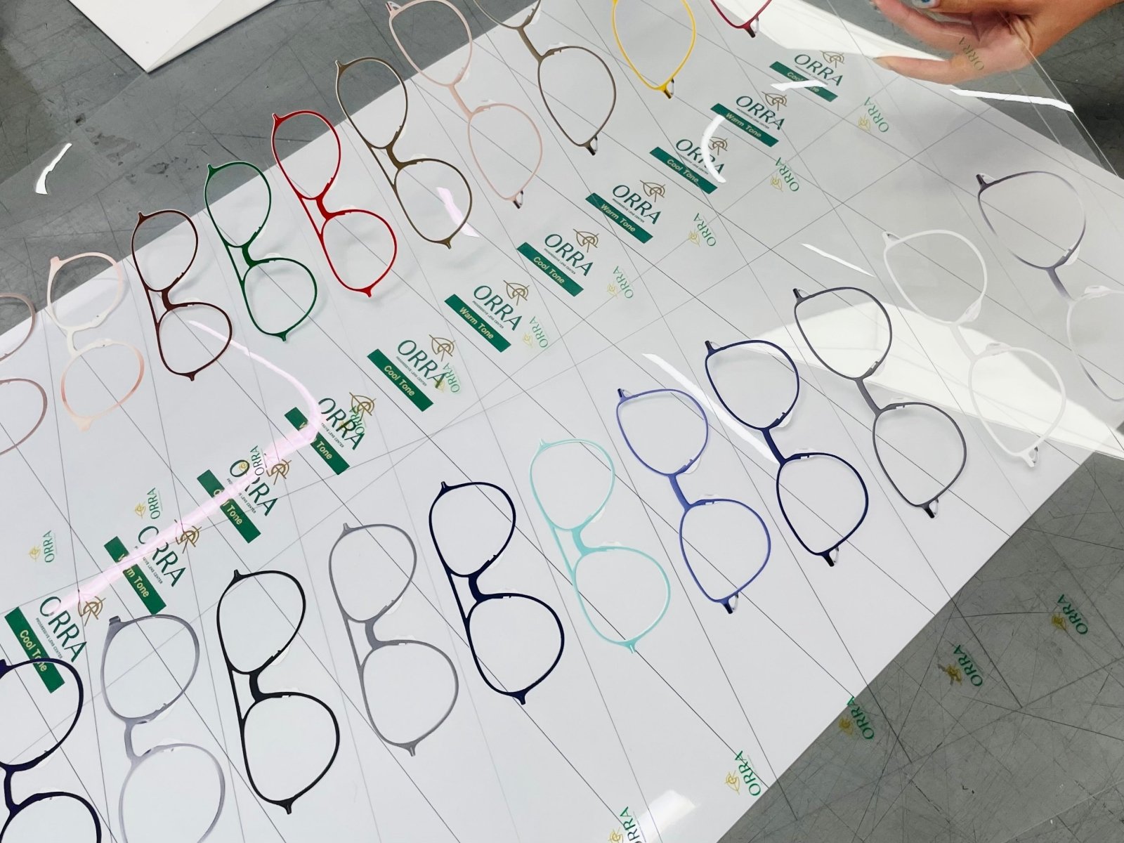 พิมพ์แผ่นใส พิมพ์พลาสติกใส และป้ายพลาสติก พิมพ์คมชัด ทนทาน โปร่งใส เหมาะสำหรับงานป้าย งานตกแต่ง และบรรจุภัณฑ์สินค้า