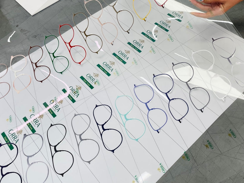 พิมพ์แผ่นใส พิมพ์พลาสติกใส และป้ายพลาสติก พิมพ์คมชัด ทนทาน โปร่งใส เหมาะสำหรับงานป้าย งานตกแต่ง และบรรจุภัณฑ์สินค้า