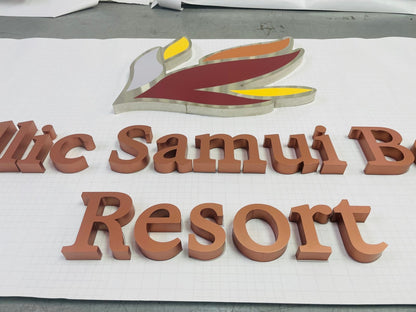 ป้ายบริษัทอักษรโลหะทำสี ดีไซน์สวย สีคมชัด เหมาะสำหรับป้ายองค์กร ร้านค้า และงานตกแต่งอาคาร