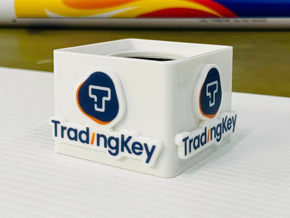 ป้ายไมค์ โลโก้ไมค์ และป้ายหัวไมค์ พิมพ์คมชัด ดีไซน์สวย เหมาะสำหรับงานอีเวนต์ สื่อประชาสัมพันธ์ รายการทีวี และงานโปรโมชัน