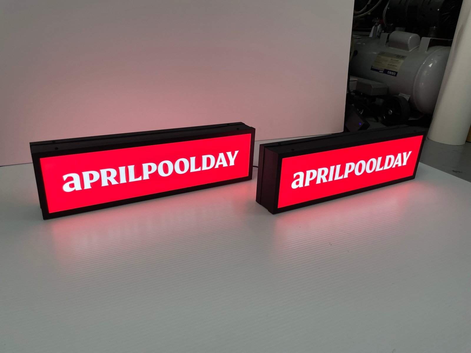 ป้ายกล่องไฟ ตู้ไฟ Light Box พิมพ์คมชัด สว่างเด่นชัดเจน เหมาะสำหรับป้ายโฆษณา หน้าร้าน และงานโปรโมชัน