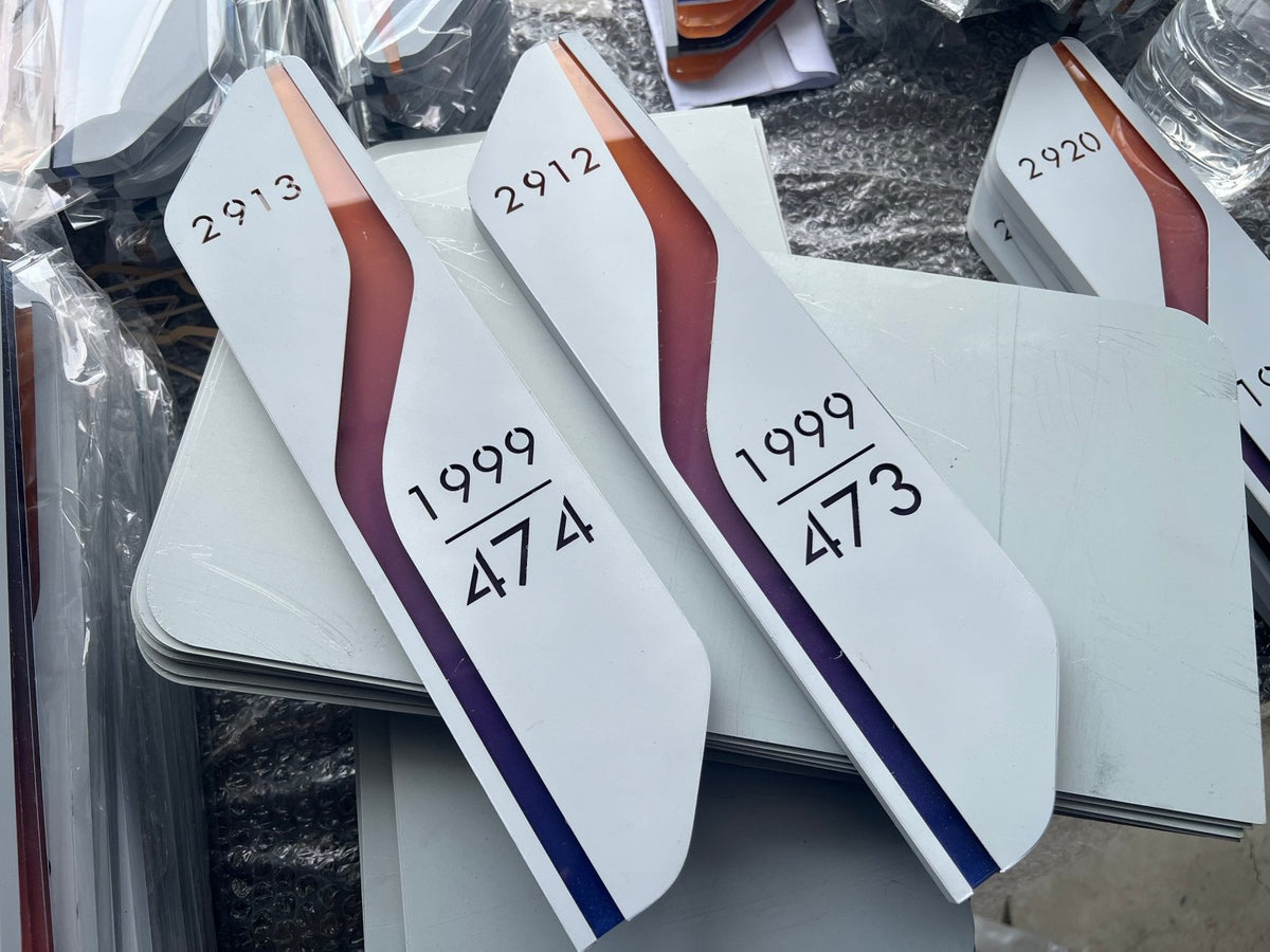 ป้ายหน้าห้อง ป้ายห้องประชุม และป้ายแผนก ดีไซน์เรียบหรู พิมพ์คมชัด เหมาะสำหรับอาคารสำนักงาน โรงเรียน และโรงพยาบาล