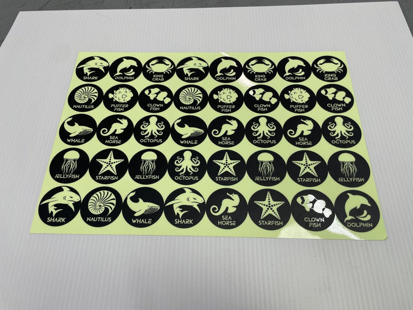 สติ๊กเกอร์เรืองแสง พรายน้ำ Glow in the Dark Sticker มองเห็นชัดในที่มืด เหมาะสำหรับงานตกแต่ง ป้ายความปลอดภัย และงานดีไซน์