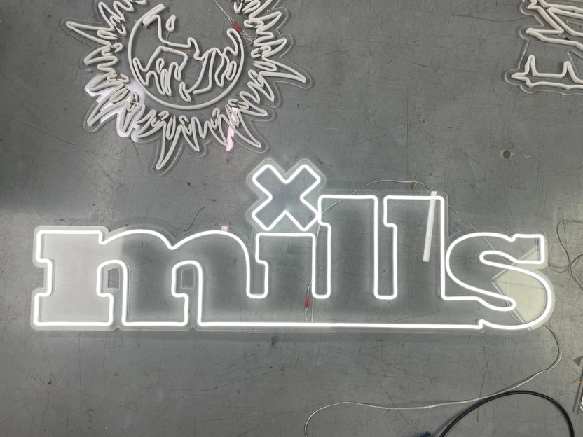 ป้ายไฟนีออน Neon Sign สีสันสดใส ดัดโค้งตามแบบ สวยงามสะดุดตา เหมาะสำหรับร้านอาหาร คาเฟ่ บาร์ และงานตกแต่ง