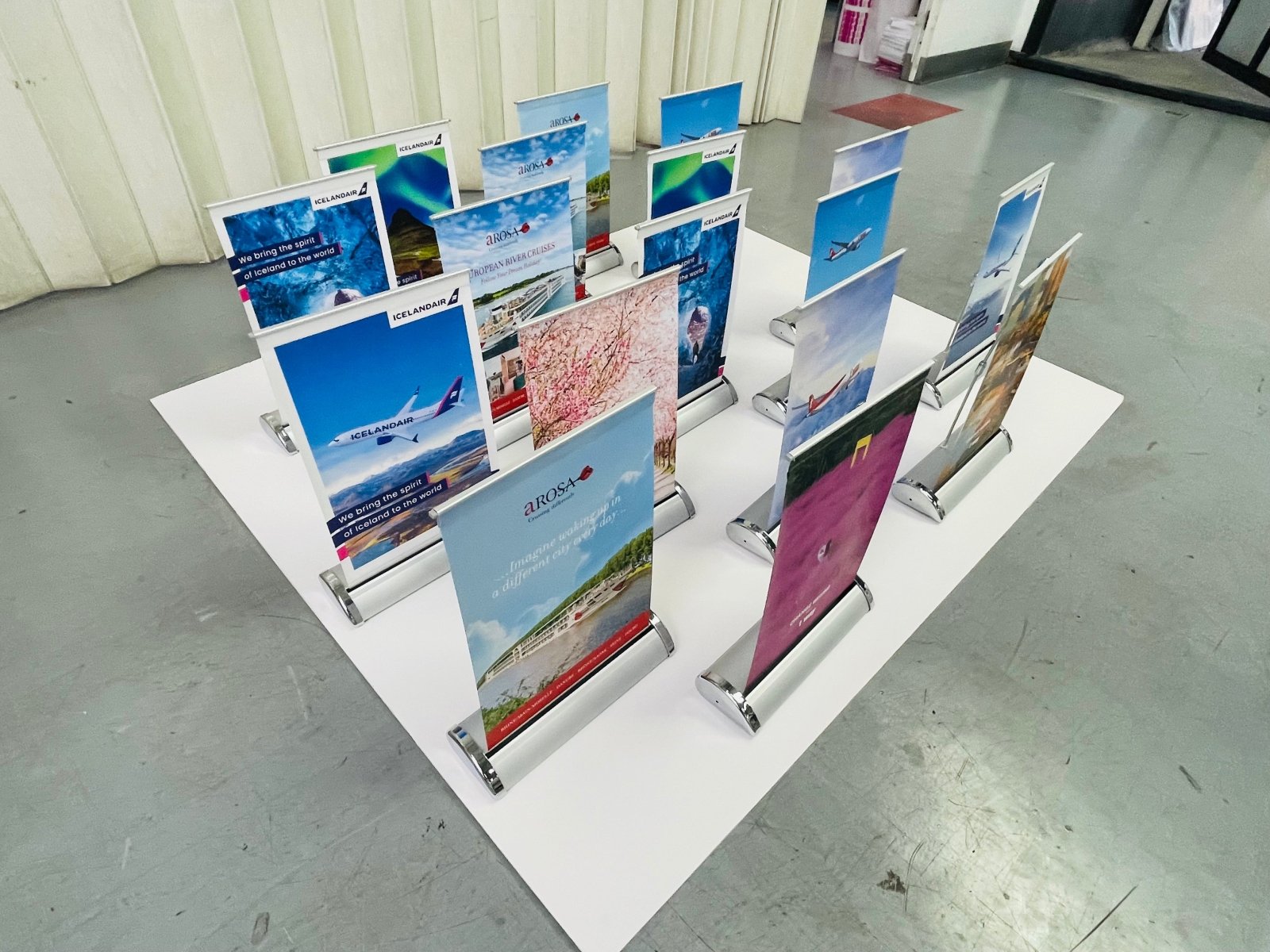 Mini Roll Up โรลอัพขนาดเล็ก น้ำหนักเบา ติดตั้งง่าย เหมาะสำหรับโปรโมชัน ร้านค้า และบูธแสดงสินค้า