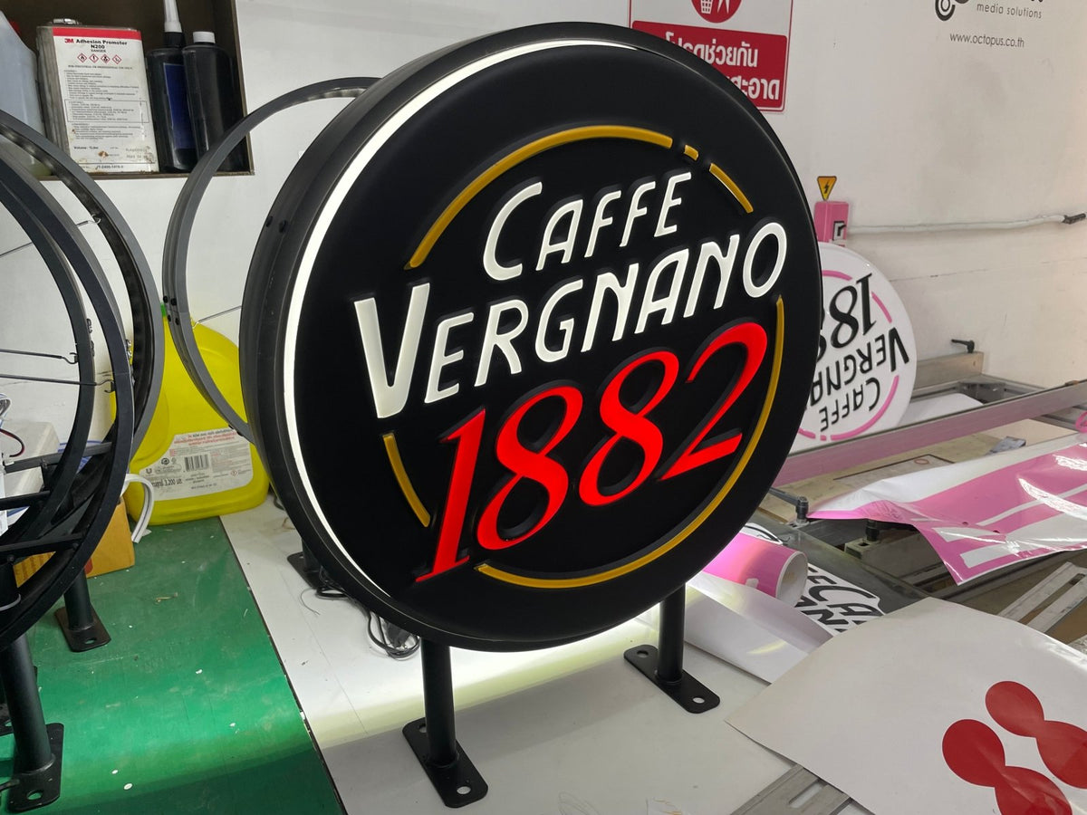 ป้ายกล่องไฟปั๊มนูน และป้ายไฟปั๊มนูน สว่างคมชัด ดีไซน์โดดเด่น เหมาะสำหรับป้ายร้านค้า ป้ายบริษัท และงานโฆษณากลางคืน