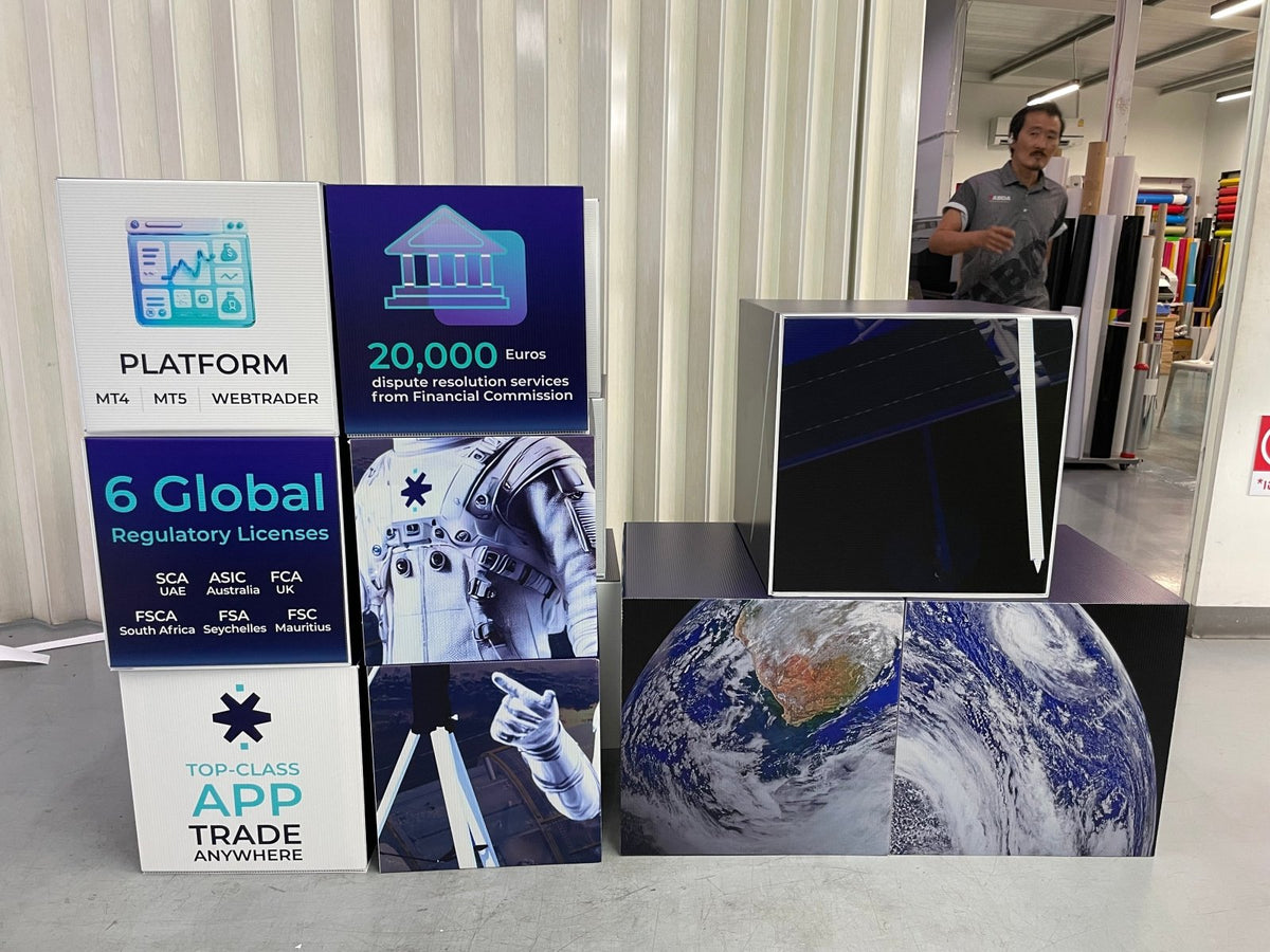 กล่องลูกเต๋า กล่องฟิวเจอร์บอร์ดทรงลูกเต๋า พิมพ์คมชัด เหมาะสำหรับงานอีเวนต์ และดิสเพลย์สินค้า