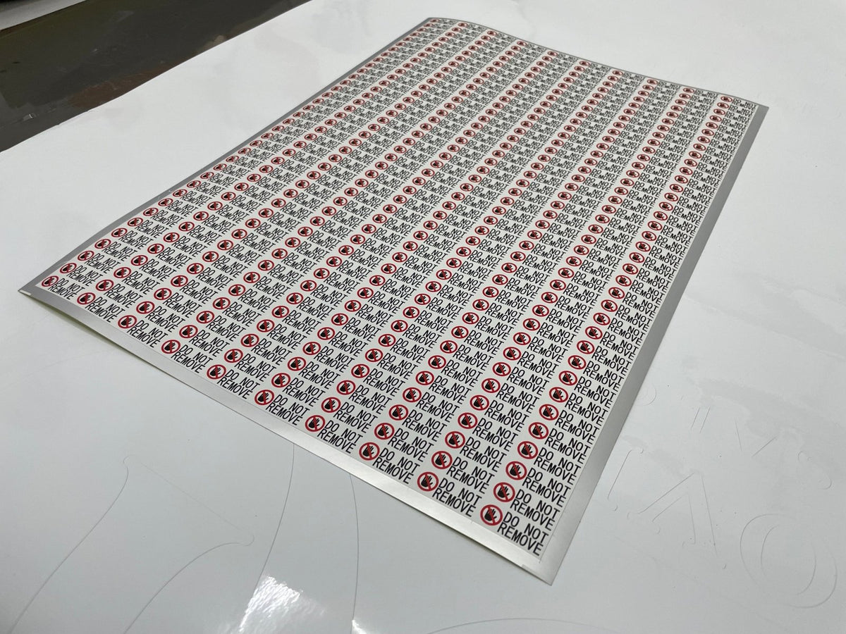 สติ๊กเกอร์ PET Metalized Sticker เงาเมทัลลิก พิมพ์คมชัด เหมาะสำหรับฉลากสินค้าและงานตกแต่ง