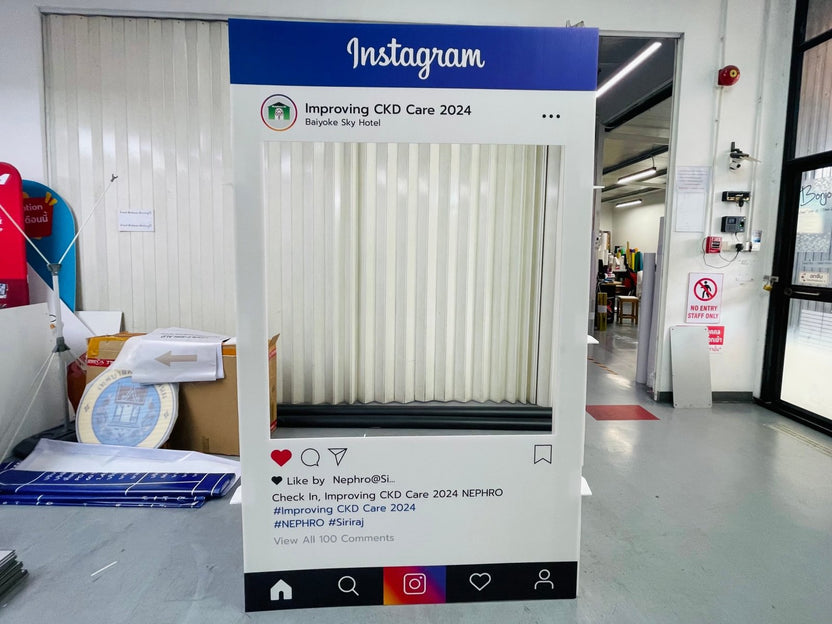 กรอบป้าย Instagram และ Facebook ดีไซน์เหมือนหน้าฟีดโซเชียล เหมาะสำหรับงานอีเวนต์ งานถ่ายภาพ และกิจกรรมโปรโมชัน