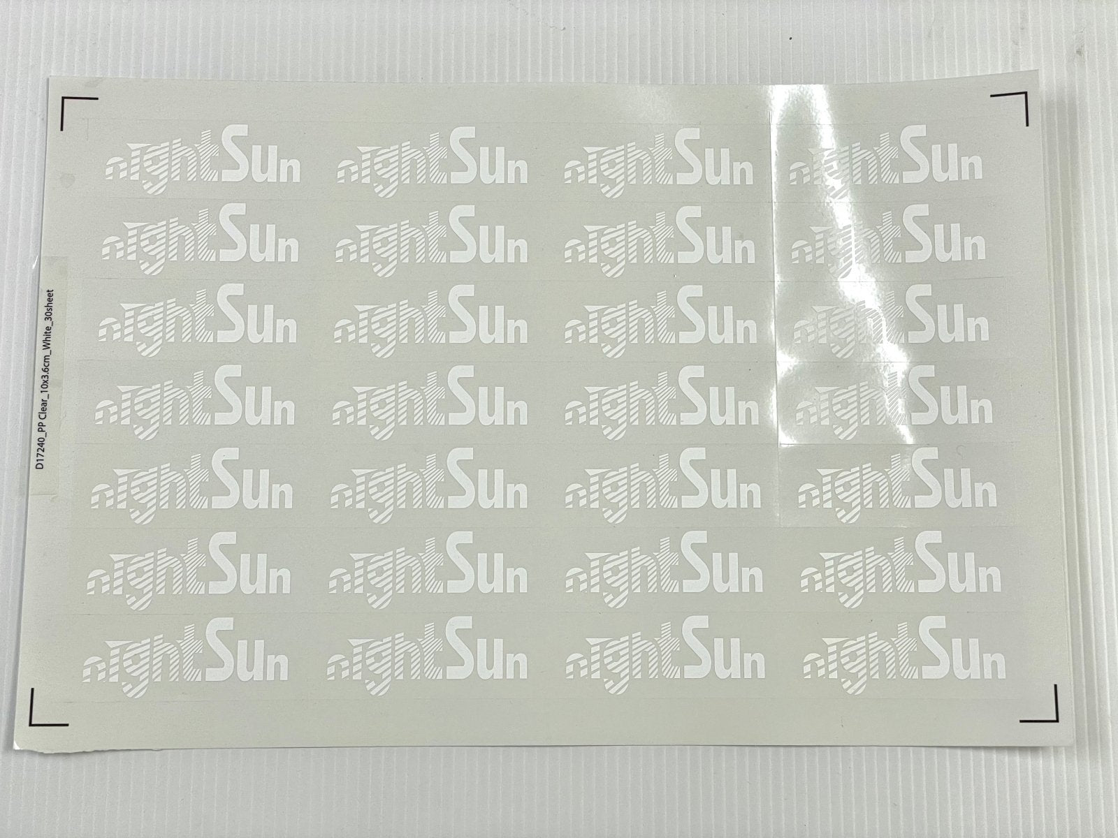 สติ๊กเกอร์ใส สติ๊กเกอร์ฉลากสินค้าใส พิมพ์คมชัด ติดแนบเนียน เหมาะสำหรับบรรจุภัณฑ์ สินค้า เครื่องสำอาง และงานโปรโมชัน