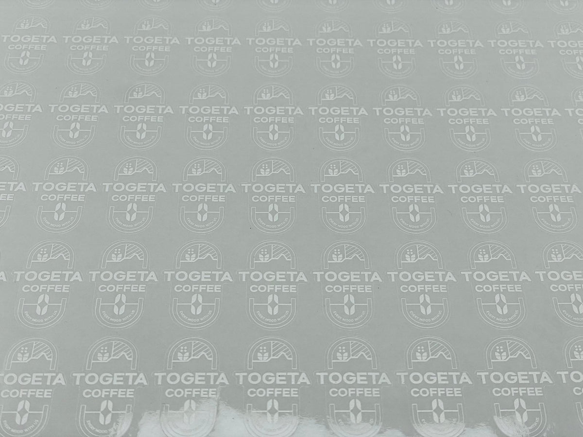 สติ๊กเกอร์ใส สติ๊กเกอร์ฉลากสินค้าใส พิมพ์คมชัด ติดแนบเนียน เหมาะสำหรับบรรจุภัณฑ์ สินค้า เครื่องสำอาง และงานโปรโมชัน