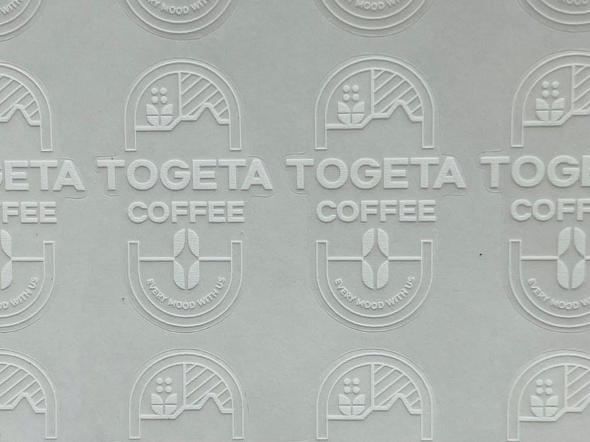 สติ๊กเกอร์ใส สติ๊กเกอร์ฉลากสินค้าใส พิมพ์คมชัด ติดแนบเนียน เหมาะสำหรับบรรจุภัณฑ์ สินค้า เครื่องสำอาง และงานโปรโมชัน