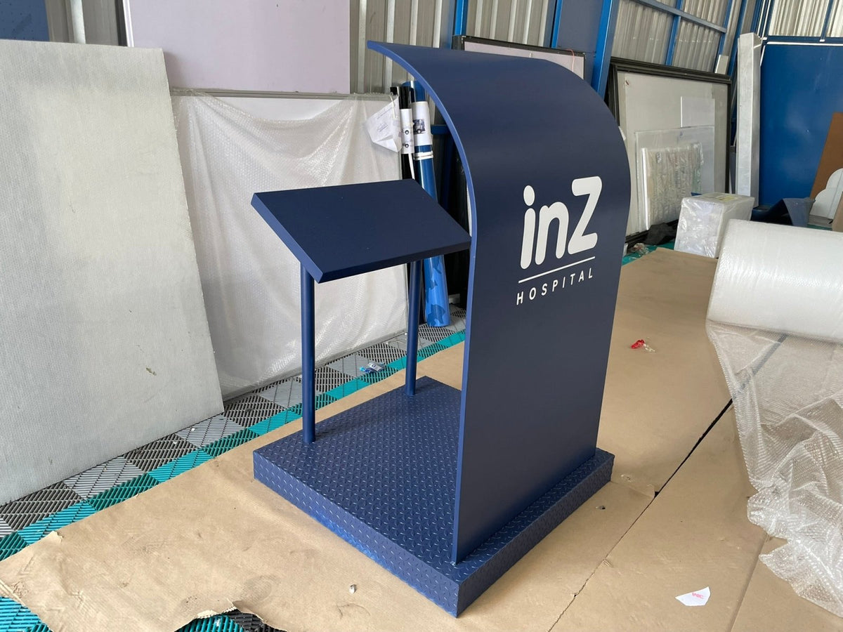 โพเดียม รปภ. และจุดพัก รปภ. แข็งแรง ทนทาน ดีไซน์ใช้งานสะดวก เหมาะสำหรับโครงการ อาคารสำนักงาน คอนโด และพื้นที่สาธารณะ