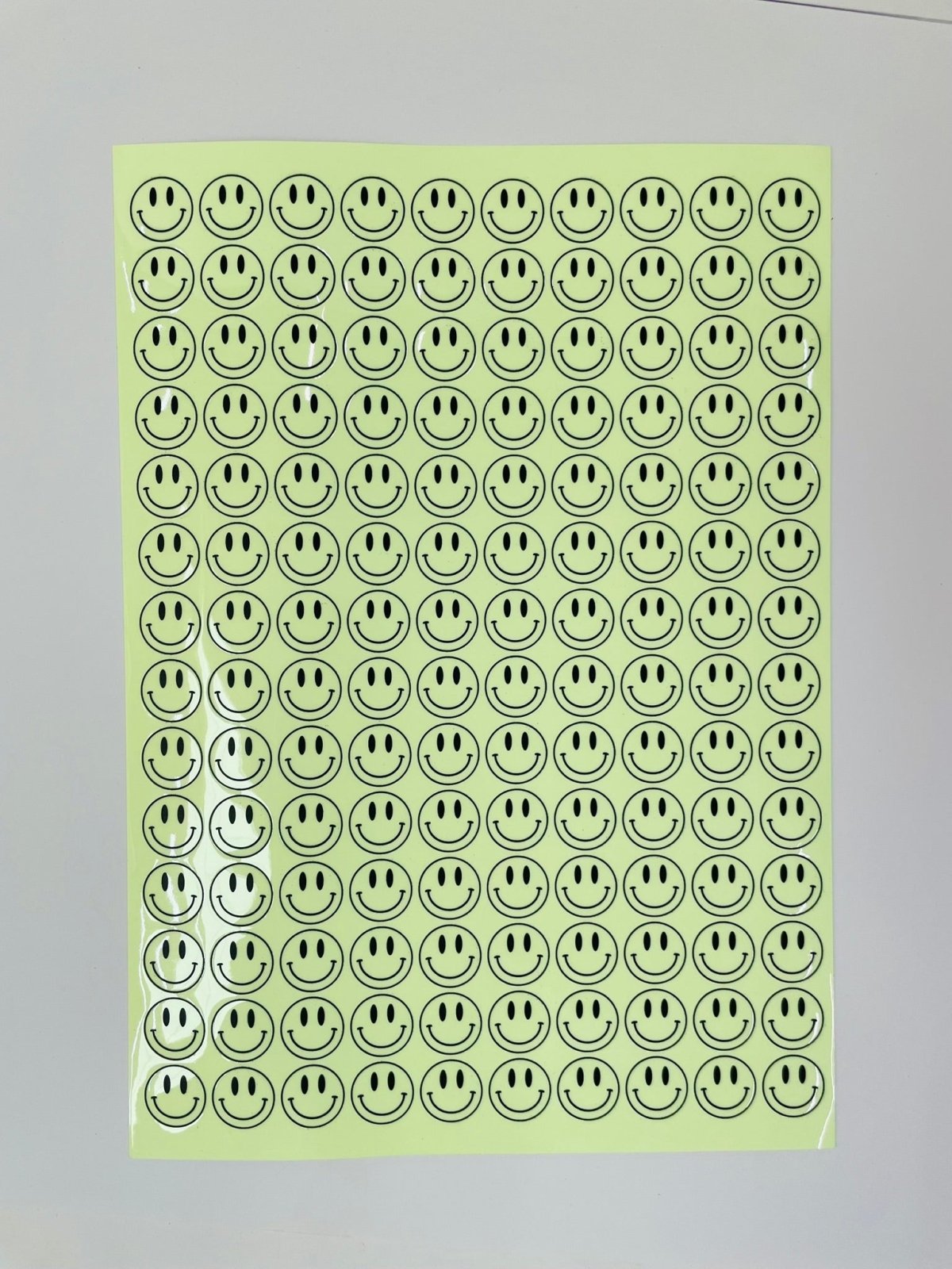 สติ๊กเกอร์เรืองแสง พรายน้ำ Glow in the Dark Sticker มองเห็นชัดในที่มืด เหมาะสำหรับงานตกแต่ง ป้ายความปลอดภัย และงานดีไซน์